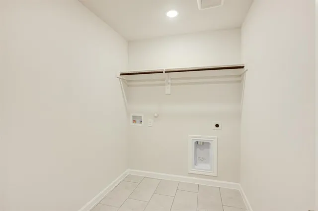 $319,664 | 204 Eagle Vw Lane, Commerce, TX 75428