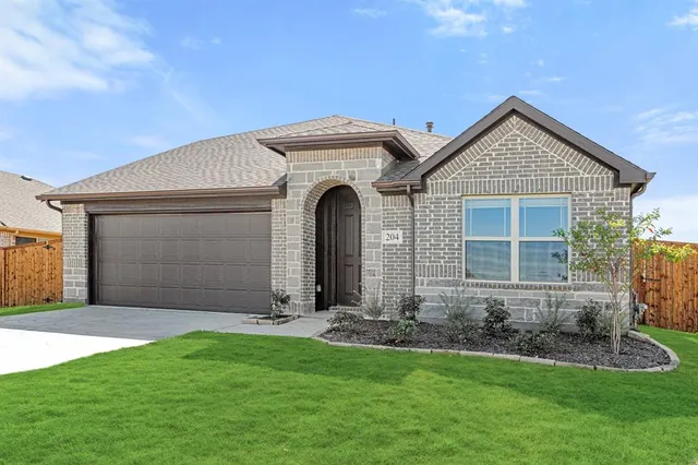 $319,664 | 204 Eagle Vw Lane, Commerce, TX 75428