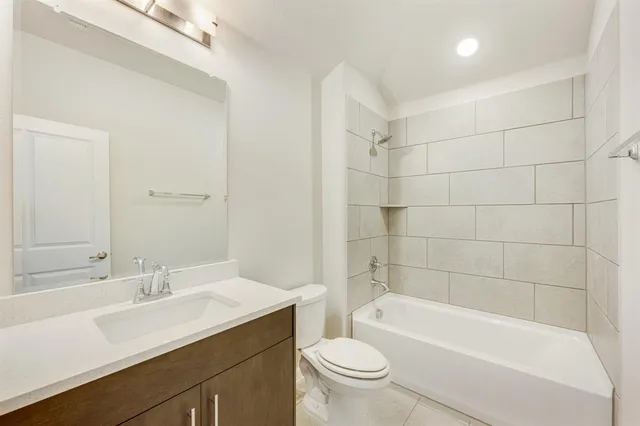 $319,664 | 204 Eagle Vw Lane, Commerce, TX 75428