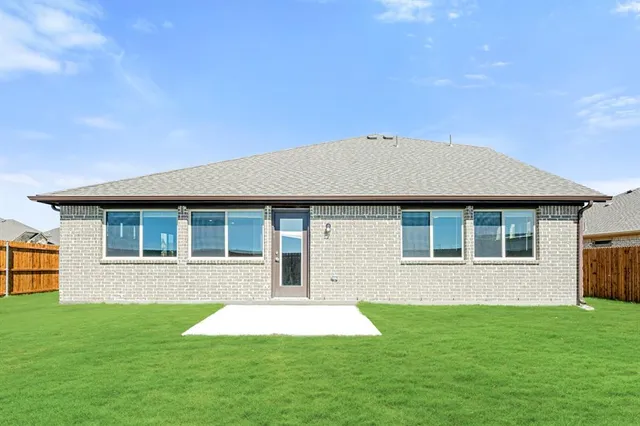 $319,664 | 204 Eagle Vw Lane, Commerce, TX 75428