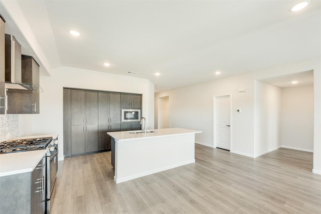 204 Eagle Vw Lane Commerce, TX 75428 - Photo 9 of 38