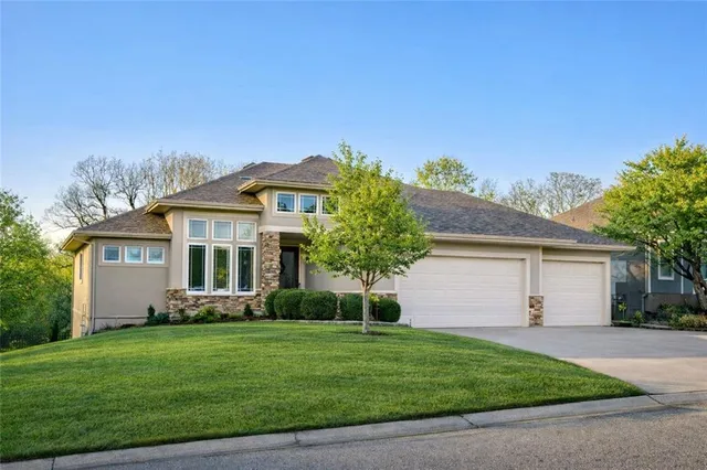 $525,000 | 8608 Ridgeway Court, Raytown, MO 64138