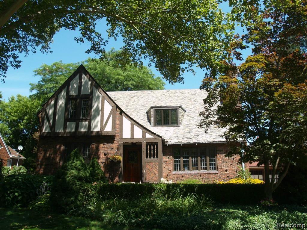 860 Barrington