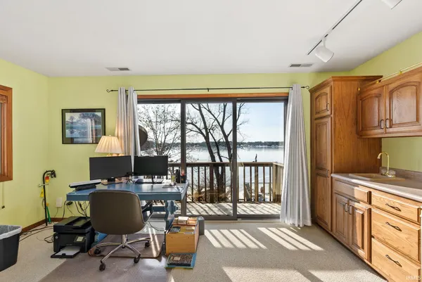 $450,000 | 9260 East 430 South, Wolcottville, IN 46795