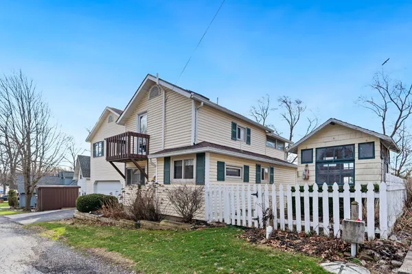 $450,000 | 9260 East 430 South, Wolcottville, IN 46795
