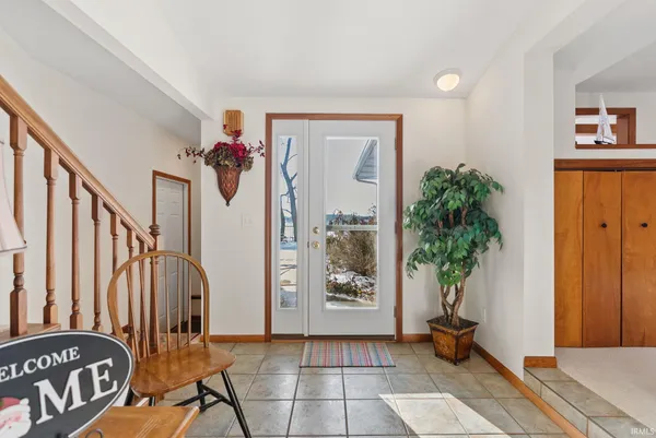 $450,000 | 9260 East 430 South, Wolcottville, IN 46795