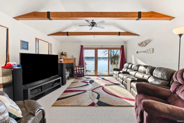 $450,000 | 9260 East 430 South, Wolcottville, IN 46795