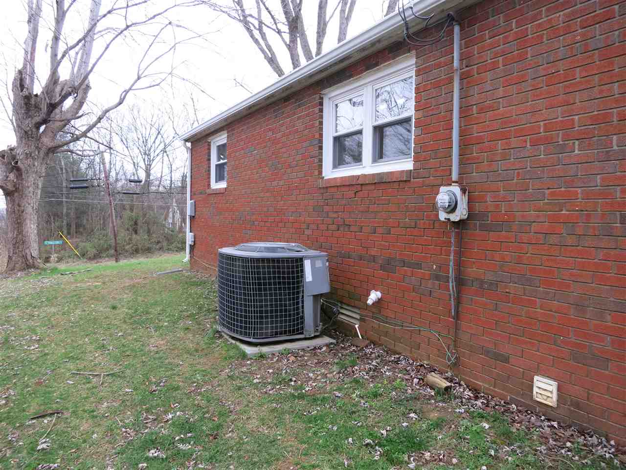 1422 South Yankeetown Road Boonville, IN 47601 - Photo 5 of 34 Gallery Image 5