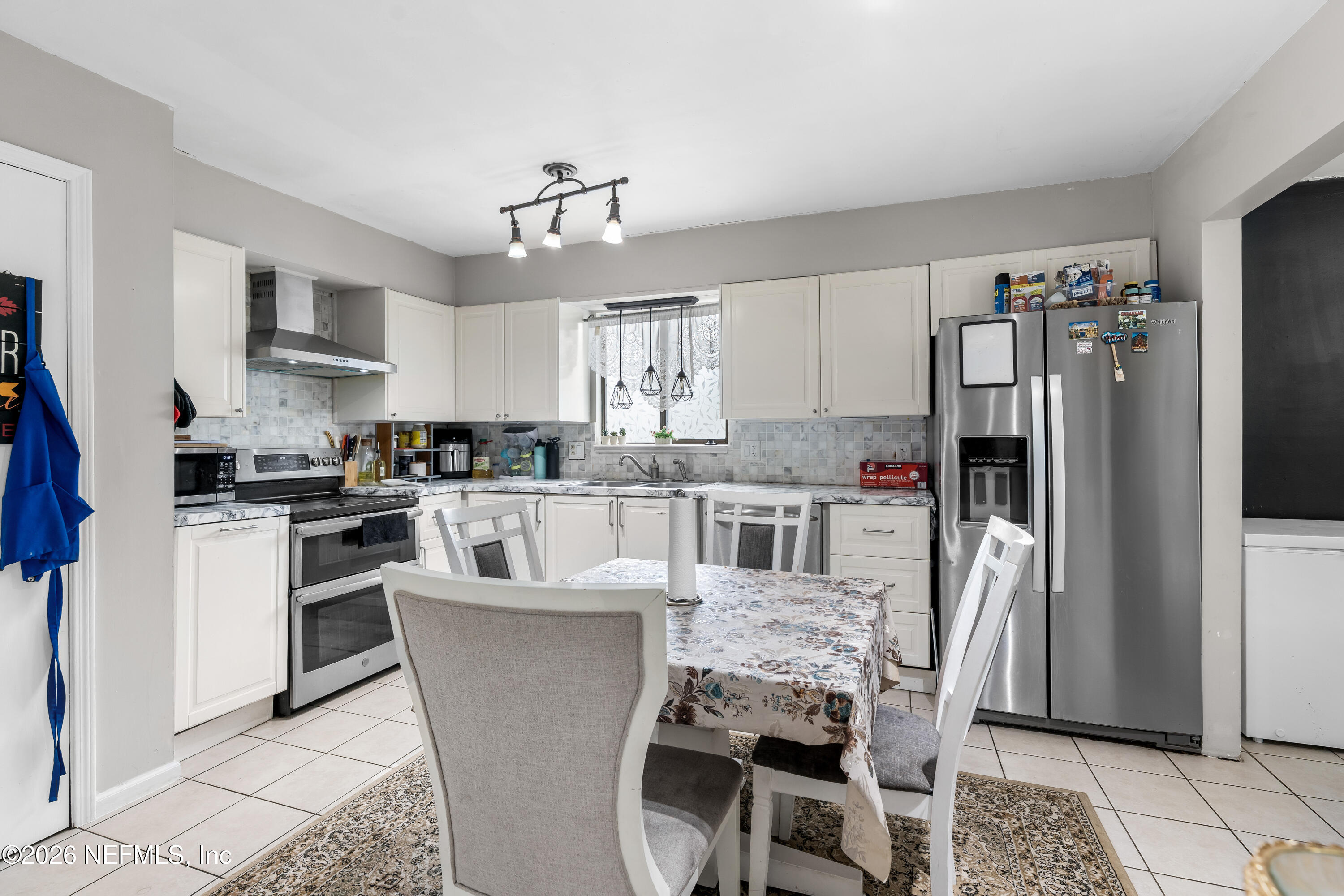 3639 Lone Eagle Road Jacksonville, FL 32257 - Photo 17 of 40 kitchen 2