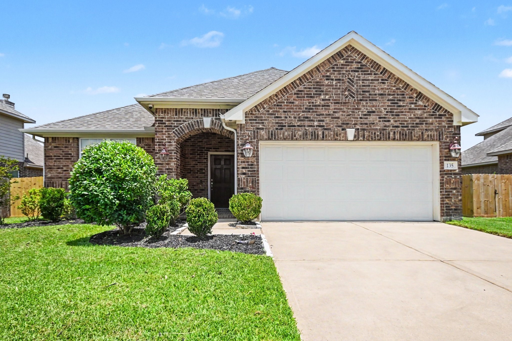135 Rio Grande Drive Baytown, TX 77523 - Photo 3 of 31