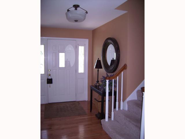 470 Heather Hill Road Columbus, OH 43213 - Photo 2 of 18