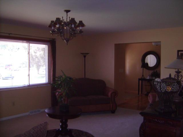 470 Heather Hill Road Columbus, OH 43213 - Photo 4 of 18