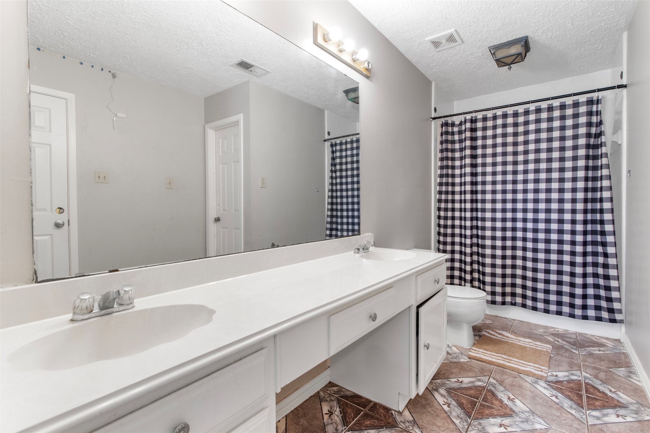 12147 Swords Creek Road Houston, TX 77067 - Photo 12 of 25