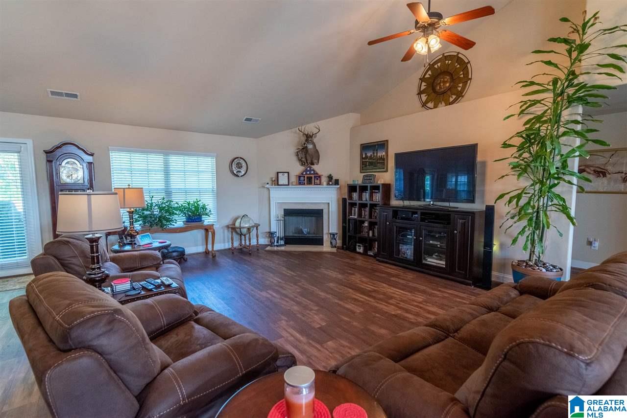 302 Tanglewood Circle Alabaster, AL 35007 - Photo 3 of 29