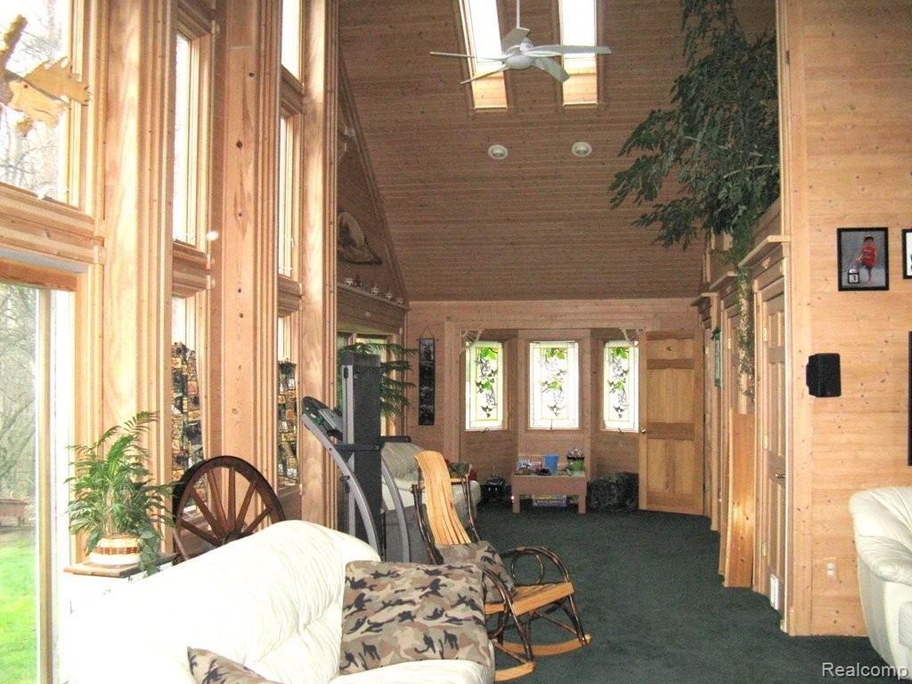 39524 Koppernick Road Canton, MI 48187 - Photo 17 of 21 GR vaulted ceiling