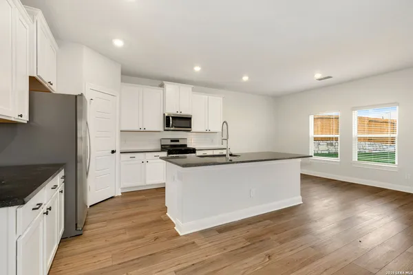 $2,675 | 9606 Nubuck Branch, Converse, TX 78109