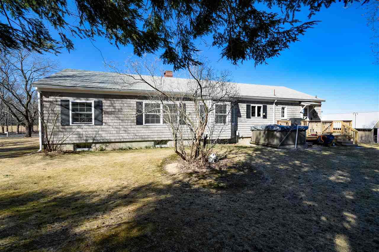 461 Packers Falls Road Lee, NH 03861 - Photo 3 of 34