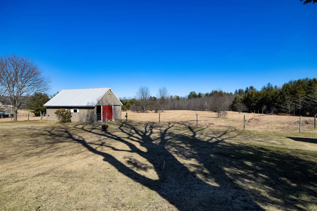 461 Packers Falls Road Lee, NH 03861 - Photo 5 of 34