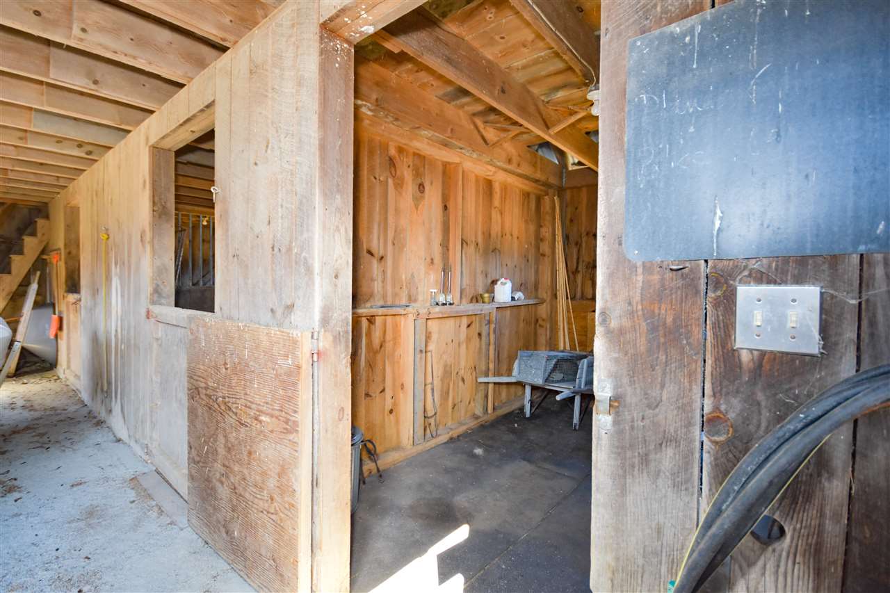 461 Packers Falls Road Lee, NH 03861 - Photo 6 of 34