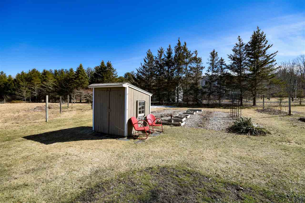 461 Packers Falls Road Lee, NH 03861 - Photo 7 of 34