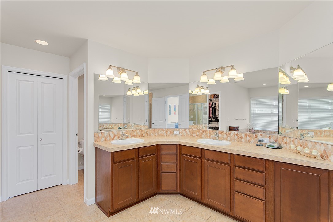 18023 30th Avenue Southeast Bothell, WA 98012 - Photo 11 of 25