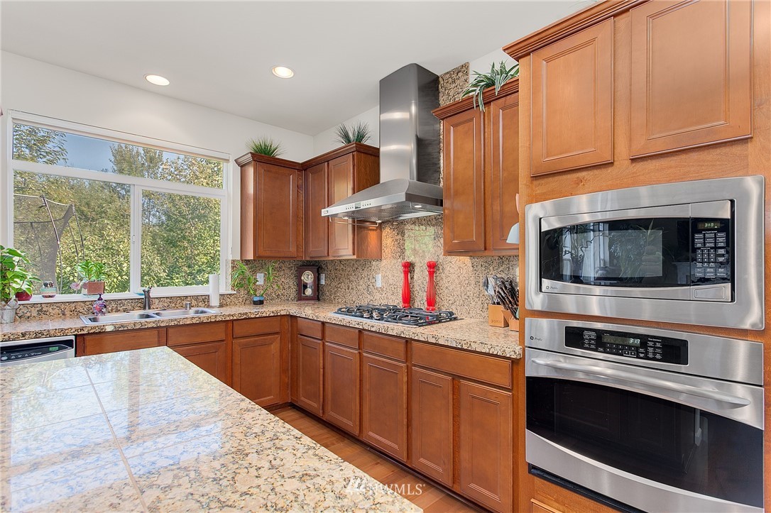 18023 30th Avenue Southeast Bothell, WA 98012 - Photo 4 of 25
