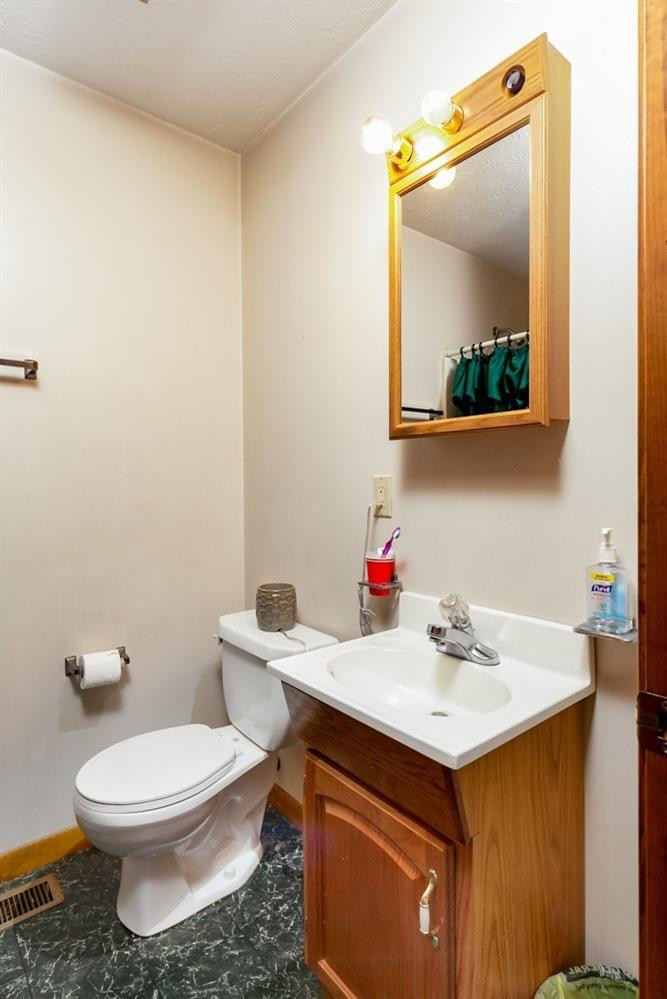 175 Logan Lick Road Winchester, KY 40391 - Photo 20 of 63 Full Bath Off The Laundry Room On First