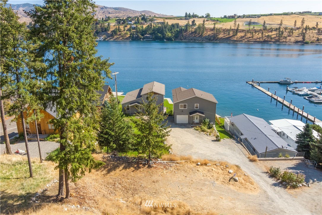 12358 South Lakeshore Road Chelan, WA 98816 - Photo 8 of 12 Gallery Image 8