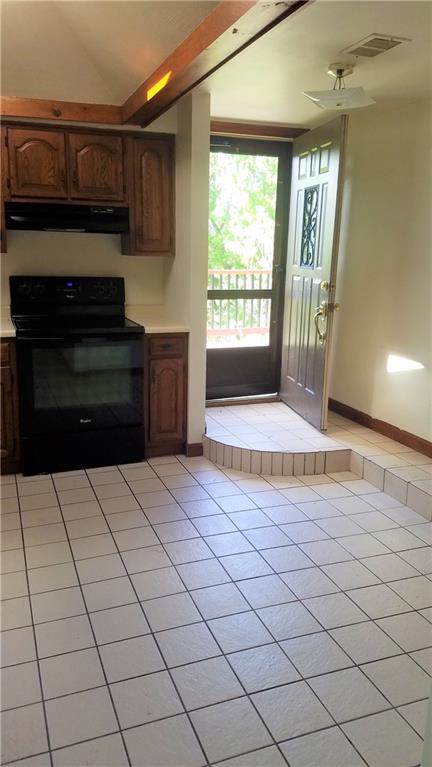 308 Pine Road Pittsburgh, PA 15237 - Photo 5 of 20 Separate entrance to second floor steps down into the light and bright kitchen.