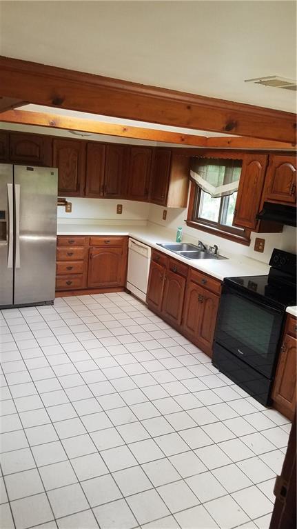 308 Pine Road Pittsburgh, PA 15237 - Photo 6 of 20 The second floor boasts a full kitchen with ceramic tile floor and skylight illuminating your space!