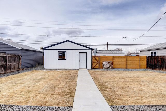 a house view with a outdoor space
