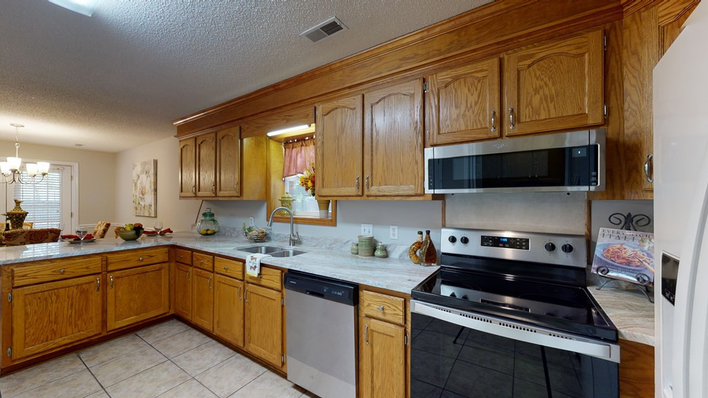 988 Saltwood Road Sumter, SC 29154 - Photo 8 of 36
