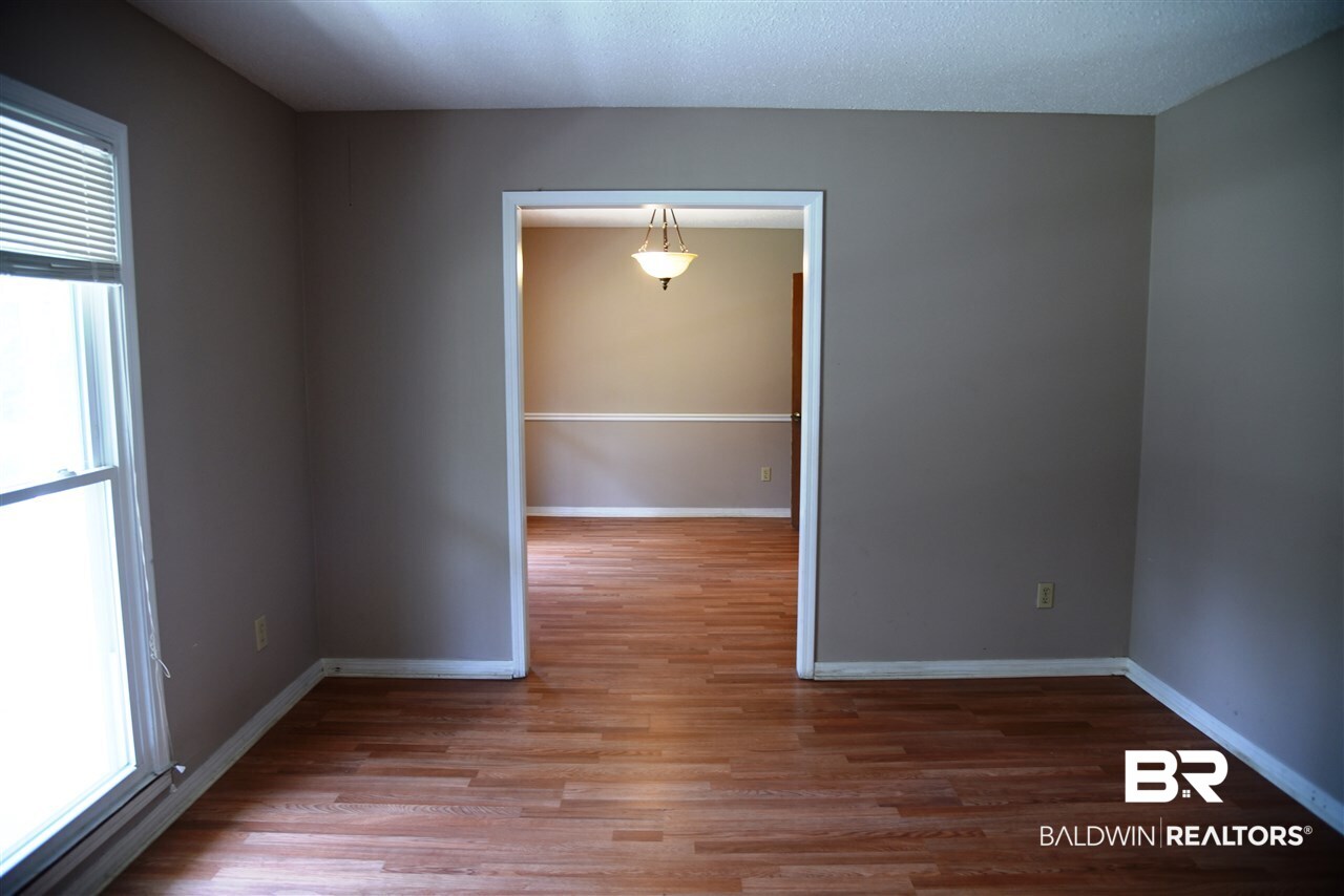 6612 Grelot Road Mobile, AL 36695 - Photo 3 of 21