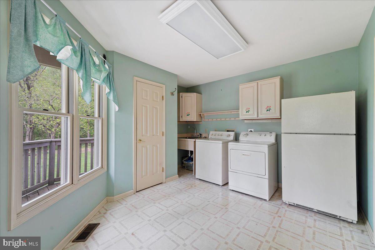 707 Beversrede Trail Kennett Square, PA 19348 - Photo 16 of 37 Hug Laundry/Mud room
