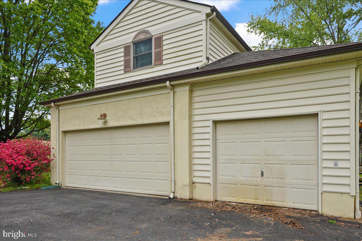 707 Beversrede Trail Kennett Square, PA 19348 - Photo 35 of 37 3-car Garage