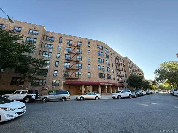 $199,000 | 58-03 Calloway Street, Unit 5A | South Corona