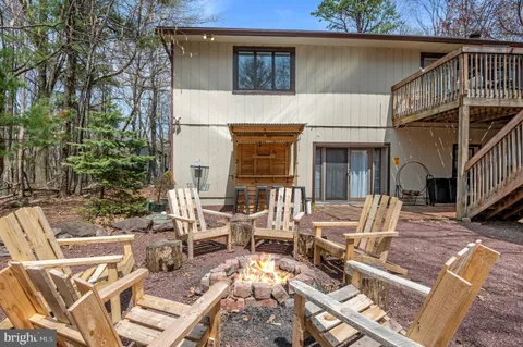 a view of an outdoor space with seating area