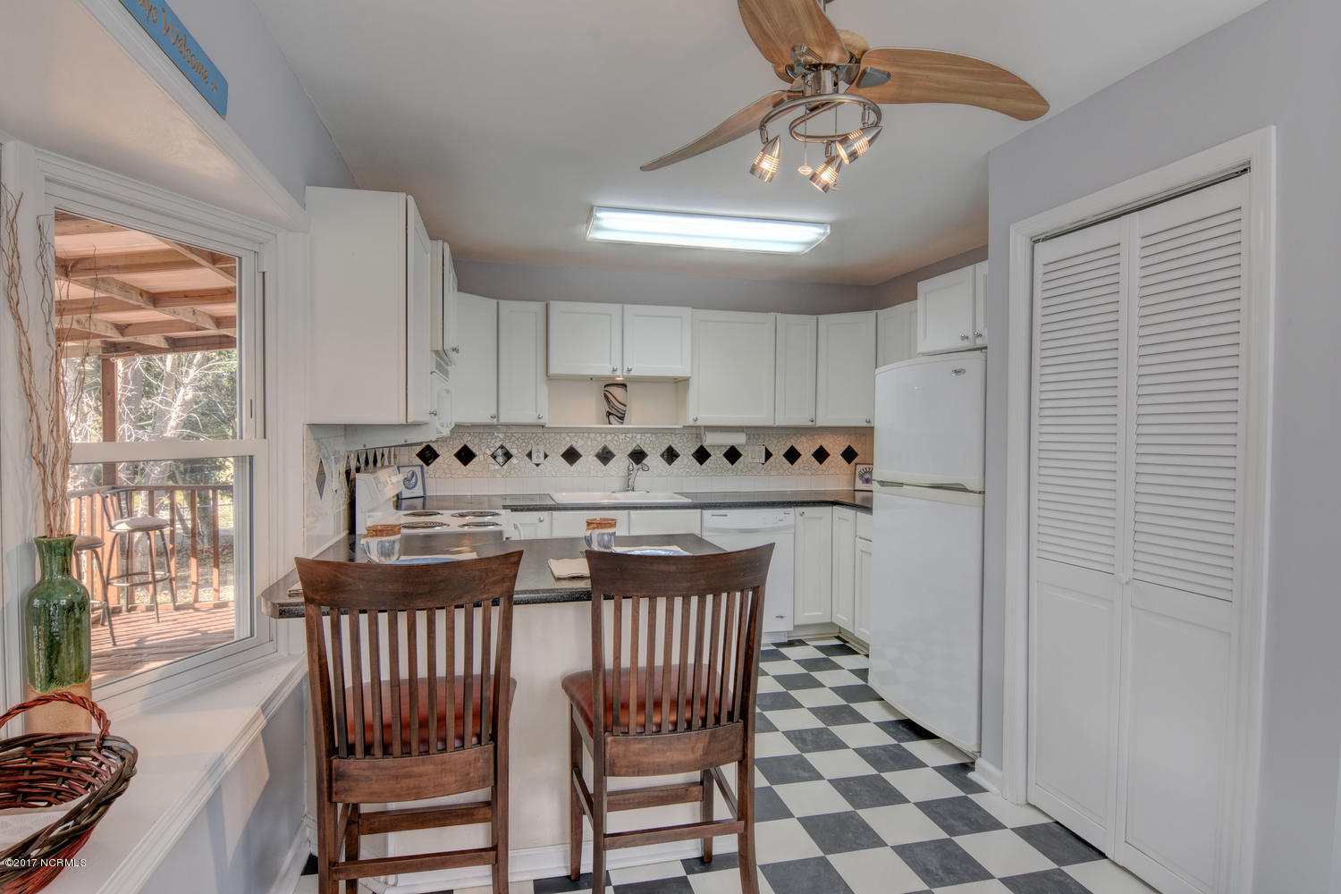 48 Sanders Road Wilmington, NC 28412 - Photo 9 of 20 48 Sanders Rd Wilmington NC-large-011-21