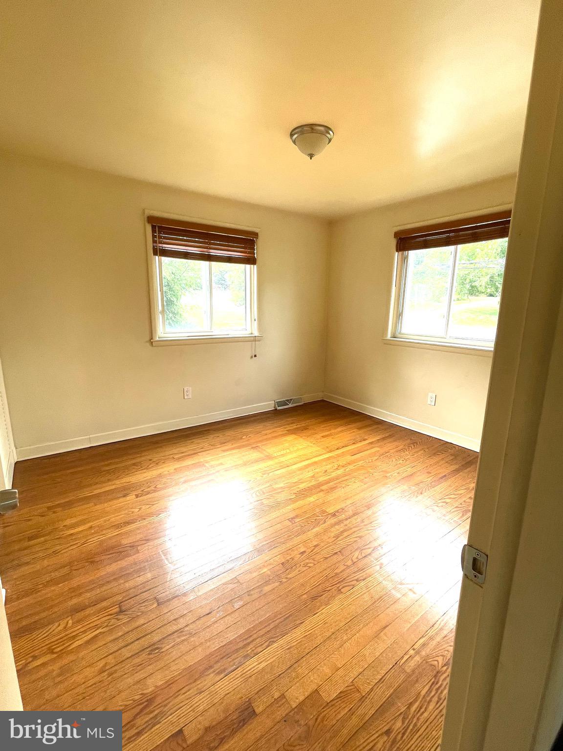 5605 Radecke Avenue Baltimore, MD 21206 - Photo 9 of 30 Room #2