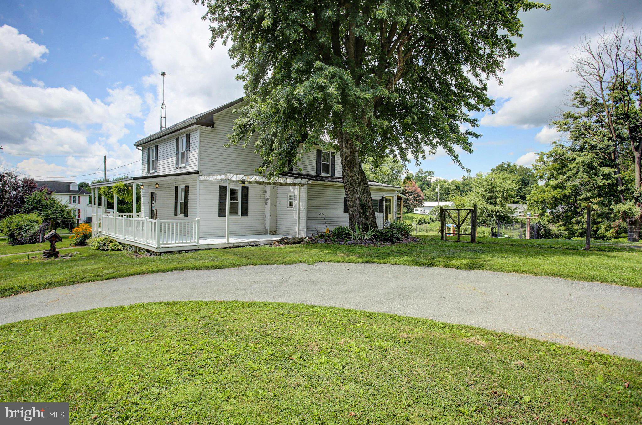 11245 Wharf Road Waynesboro, PA 17268 - Photo 4 of 41 Gallery Image 4