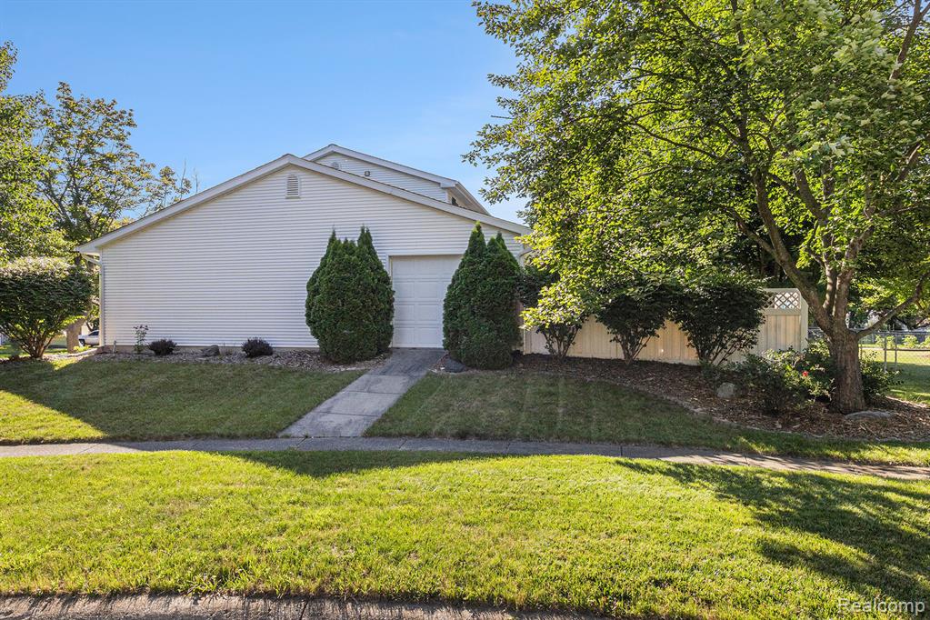330 Holland Road Flushing, MI 48433 - Photo 27 of 29