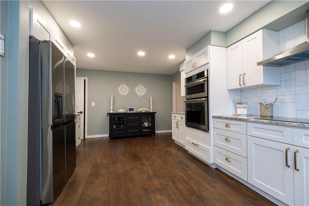 109 Oak Ridge Drive Butler, PA 16002 - Photo 8 of 41
