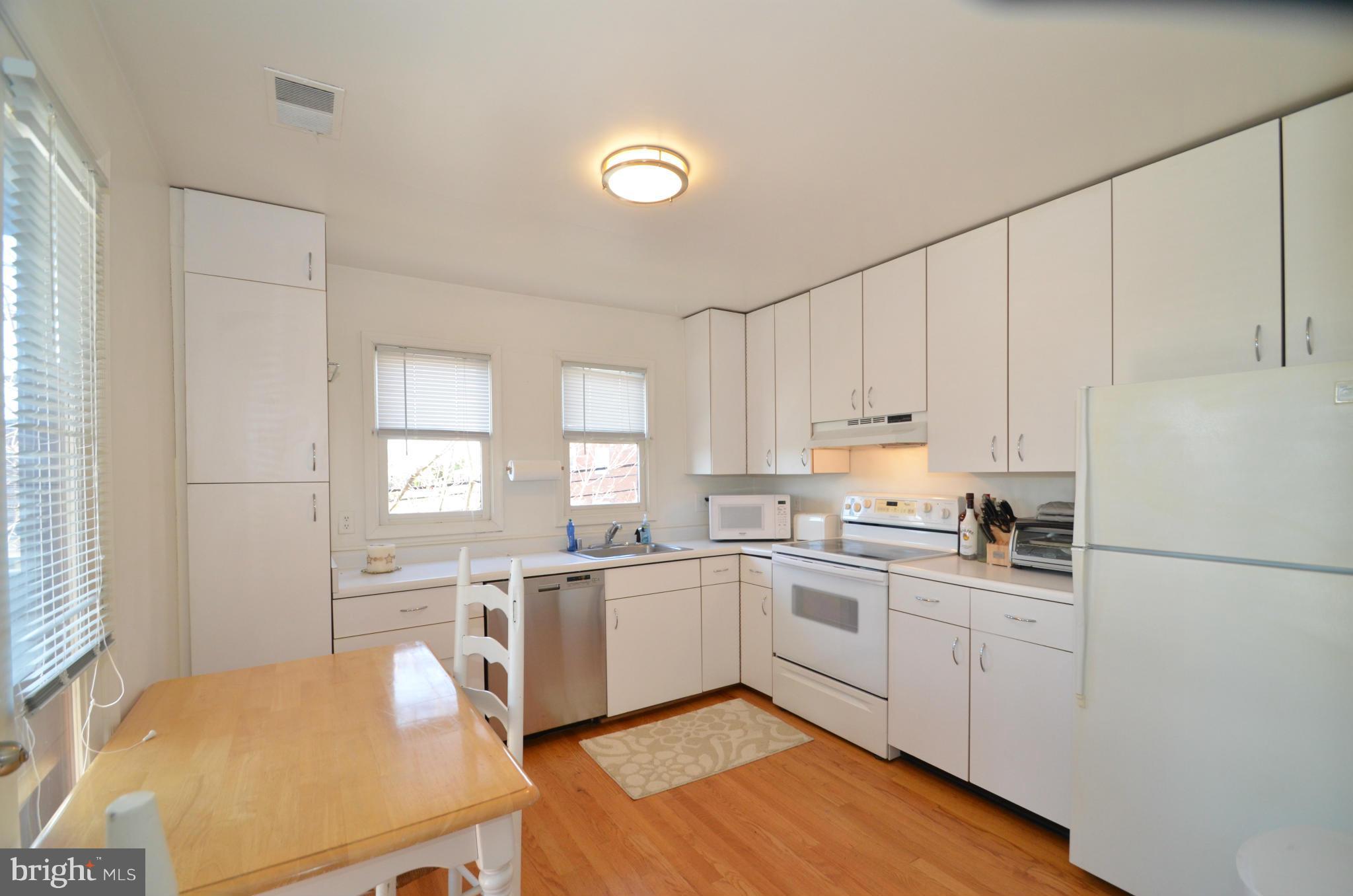 4202 Roland Avenue, Unit 208 P14 Baltimore, MD 21211 - Photo 7 of 26 Kitchen