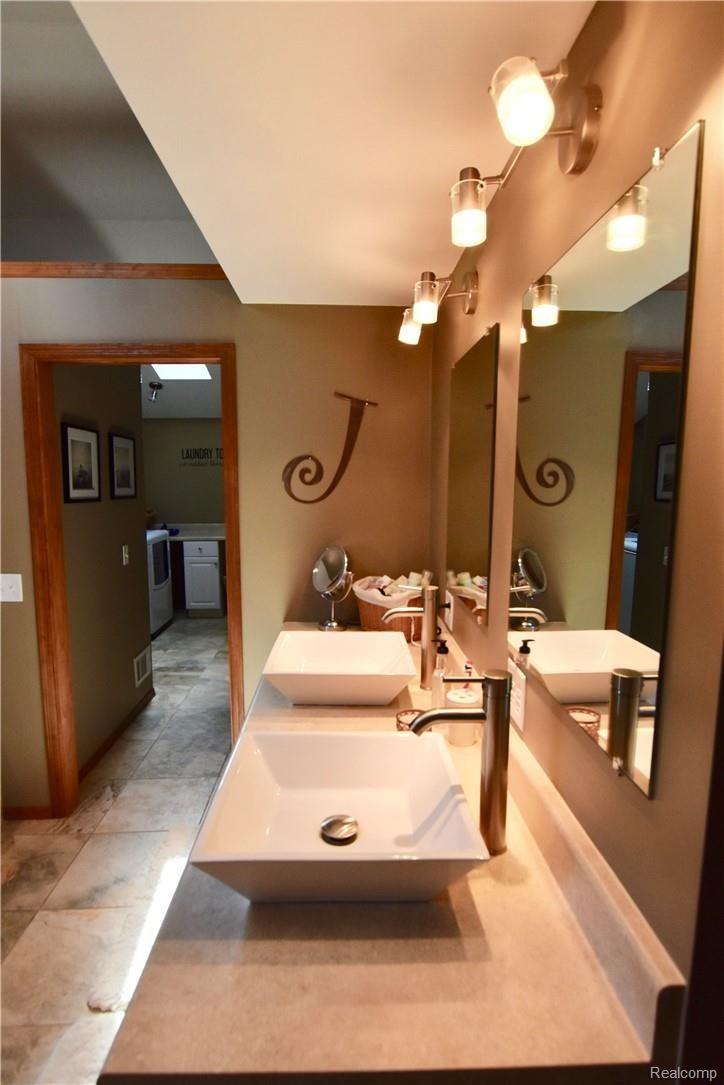 8103 Perry Road Grand Blanc, MI 48439 - Photo 20 of 47 Beautiful double sinks !