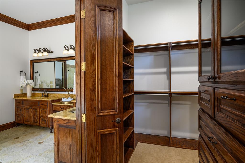 6139 Northaven Road Dallas, TX 75230 - Photo 16 of 33 Walk-In Closets