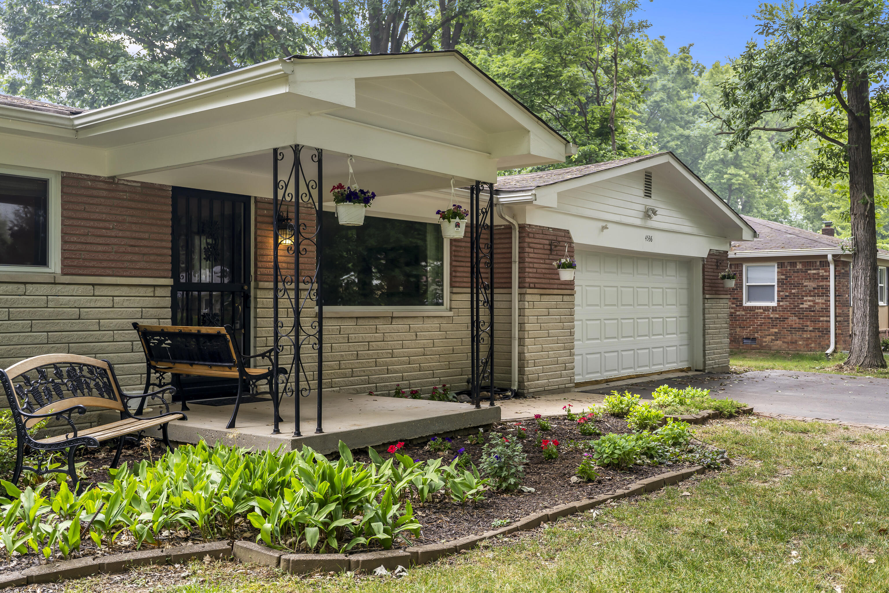 4536 Melbourne Road Indianapolis, IN 46228 - Photo 2 of 46 Gallery Image 2