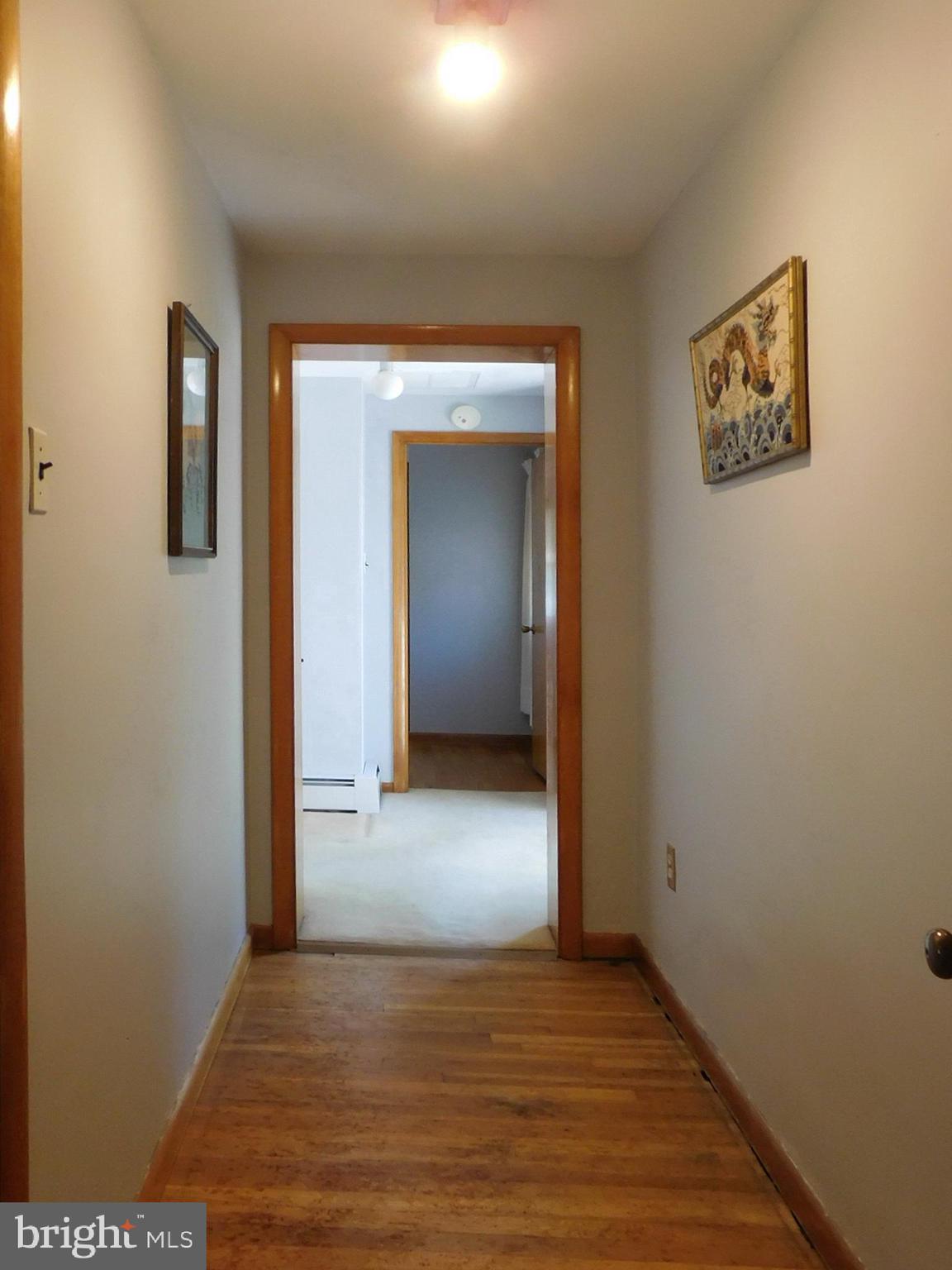 910 Hubbs Street Delran, NJ 08075 - Photo 32 of 33 Hallway to Master bedroom