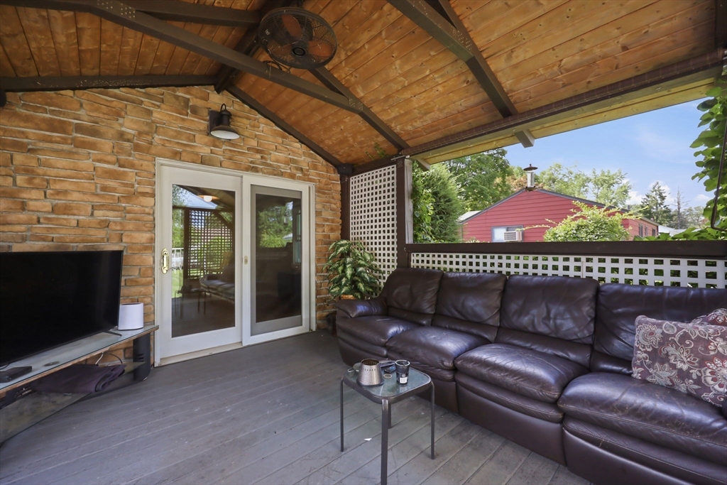 71 Ogden Street Springfield, MA 01151 - Photo 3 of 34 Gallery Image 3