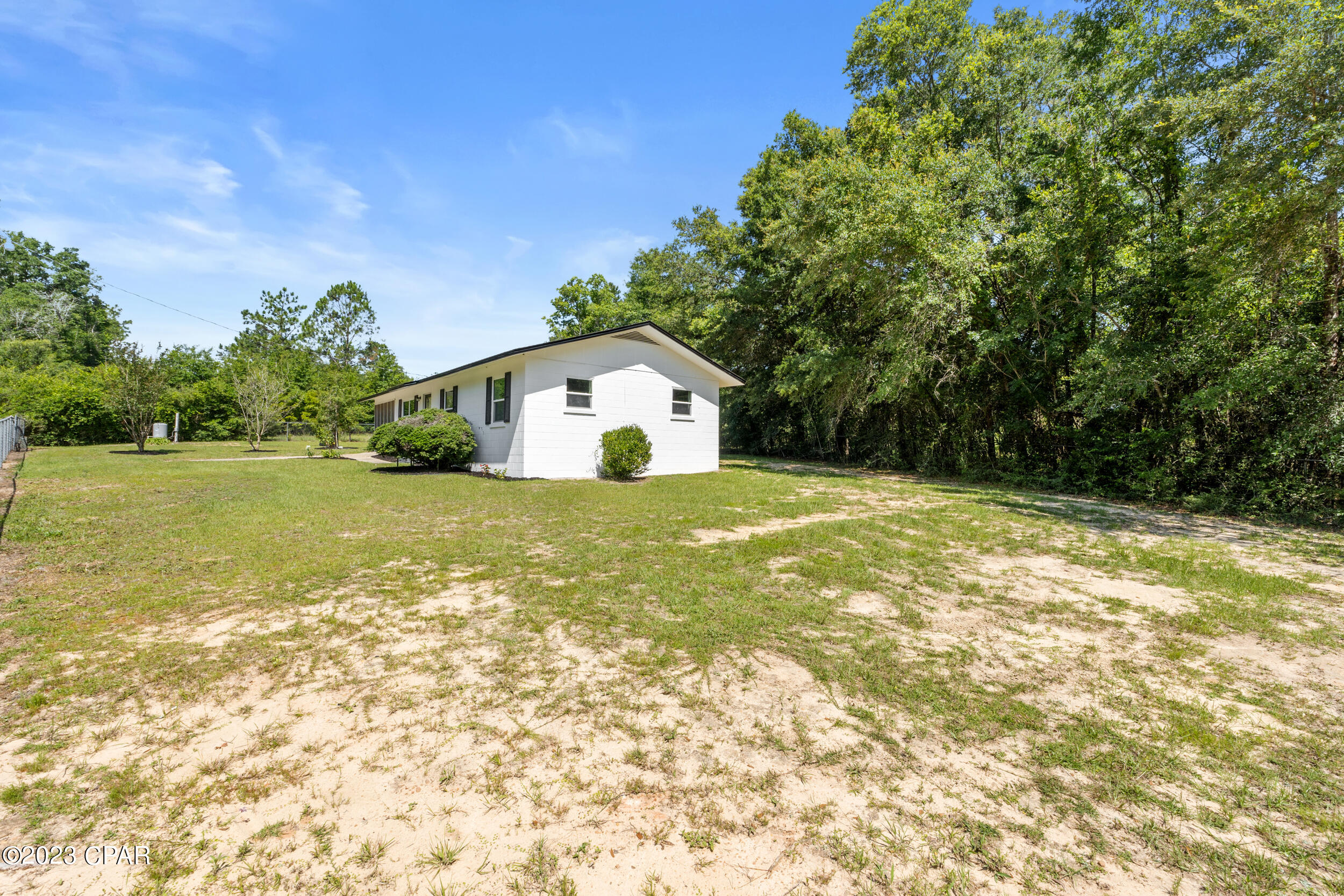 3922 Anders Road Caryville, FL 32427 - Photo 8 of 33 Gallery Image 8