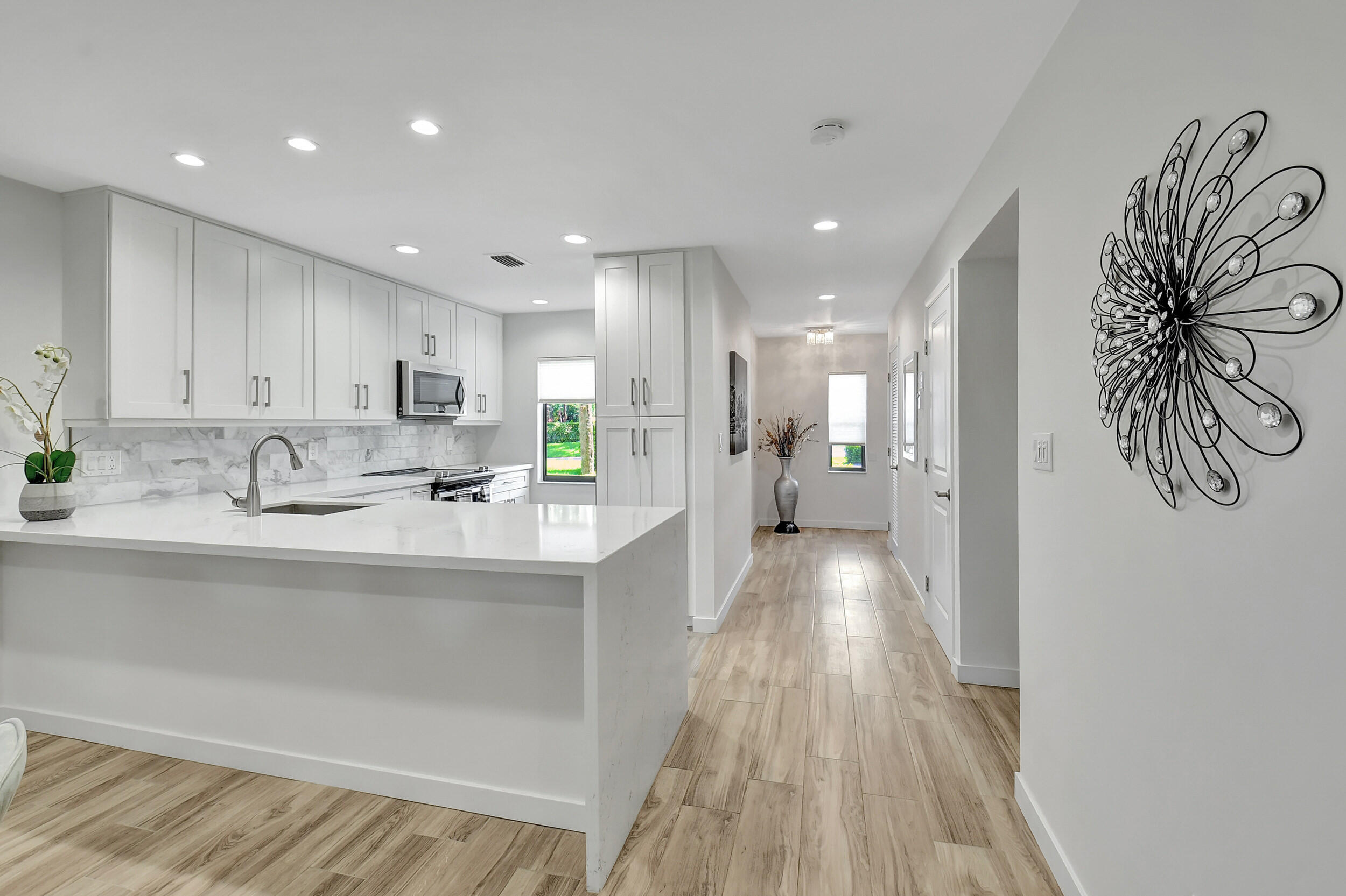 21214 Lago Circle, Unit G Boca Raton, FL 33433 - Photo 3 of 59 DSC_8982